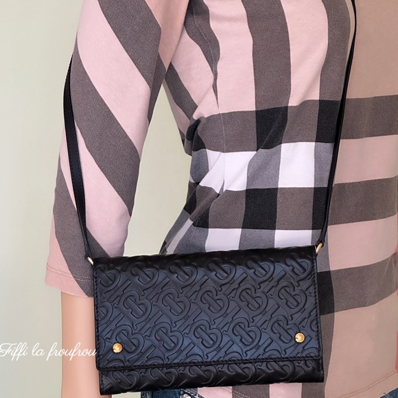 Authentic Burberry crossbody - Picture 3 of 15